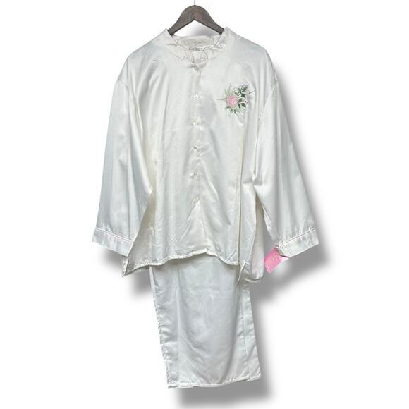 Kay Anna Pajama Set Brushed Back Satin White Embroidered Floral Cottage 3X New - Picture 6 of 16